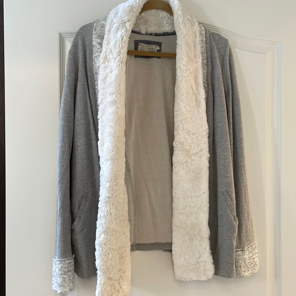 Fuzzy warm coat/sweater